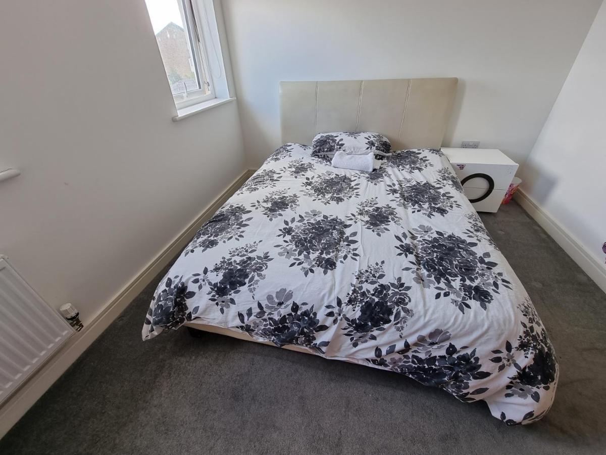 Kingsize Room Close To The A30 Camborne Pool Exterior photo