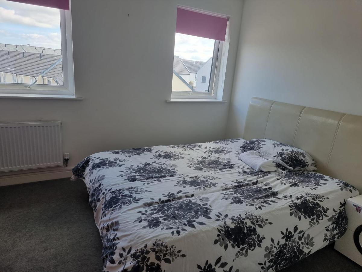Kingsize Room Close To The A30 Camborne Pool Exterior photo